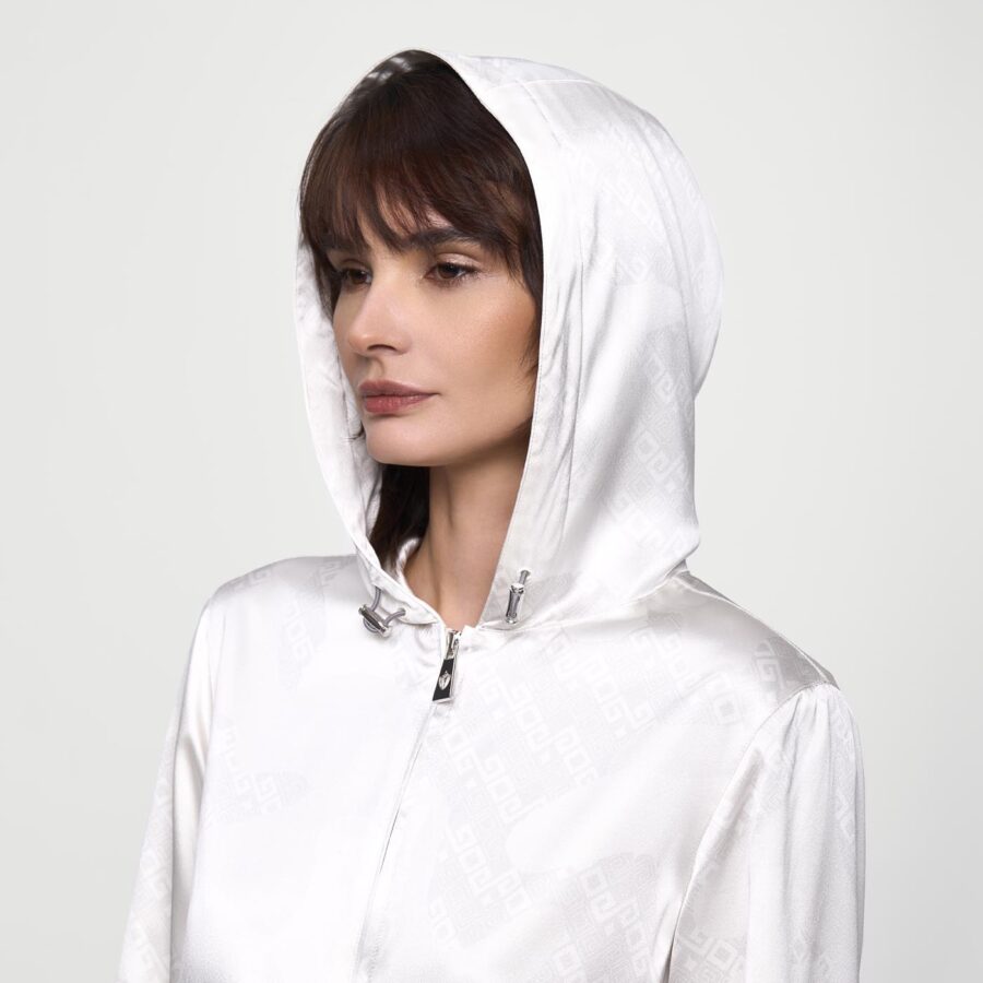 Berlin silk print travel set hoodie white - Image 6