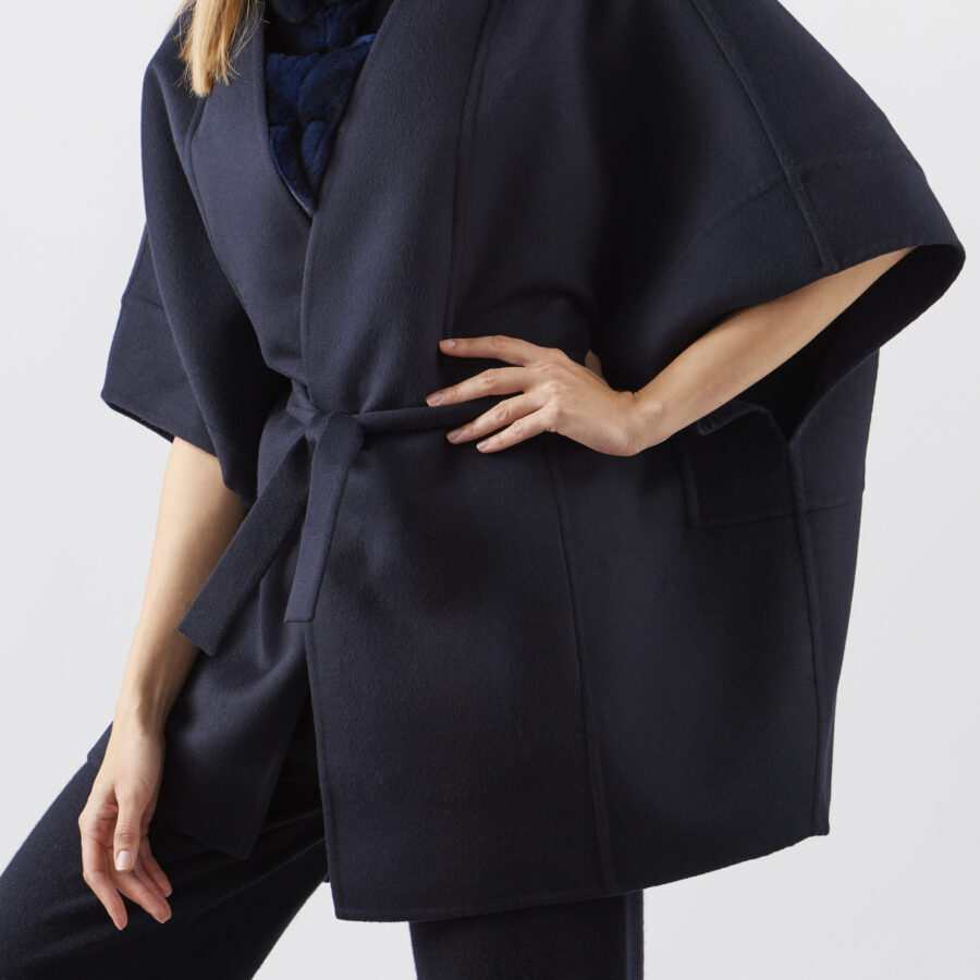Highlands Poncho Navy